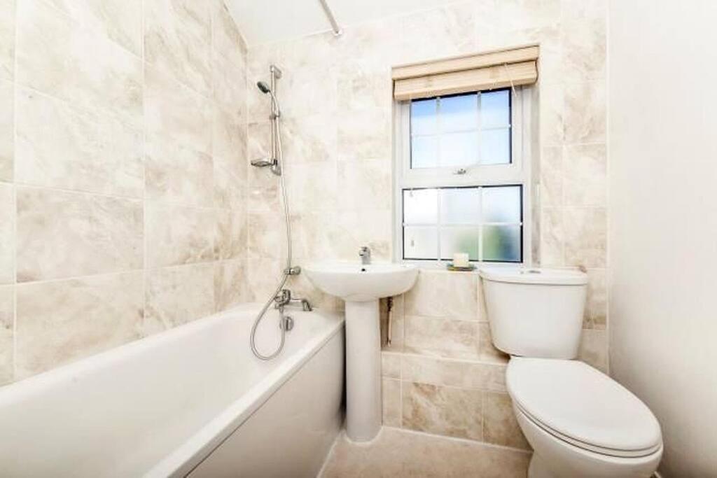 Sunrise! ~ 2 Bedrooms, Garden, Parking, Sea Views St Ives Eksteriør bilde