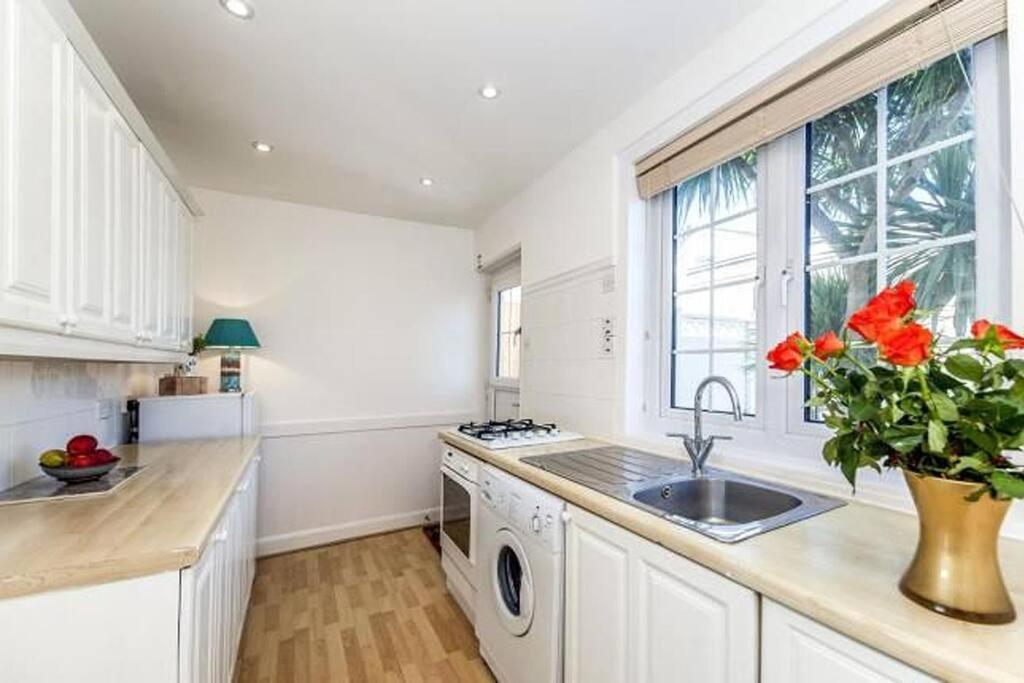 Sunrise! ~ 2 Bedrooms, Garden, Parking, Sea Views St Ives Eksteriør bilde