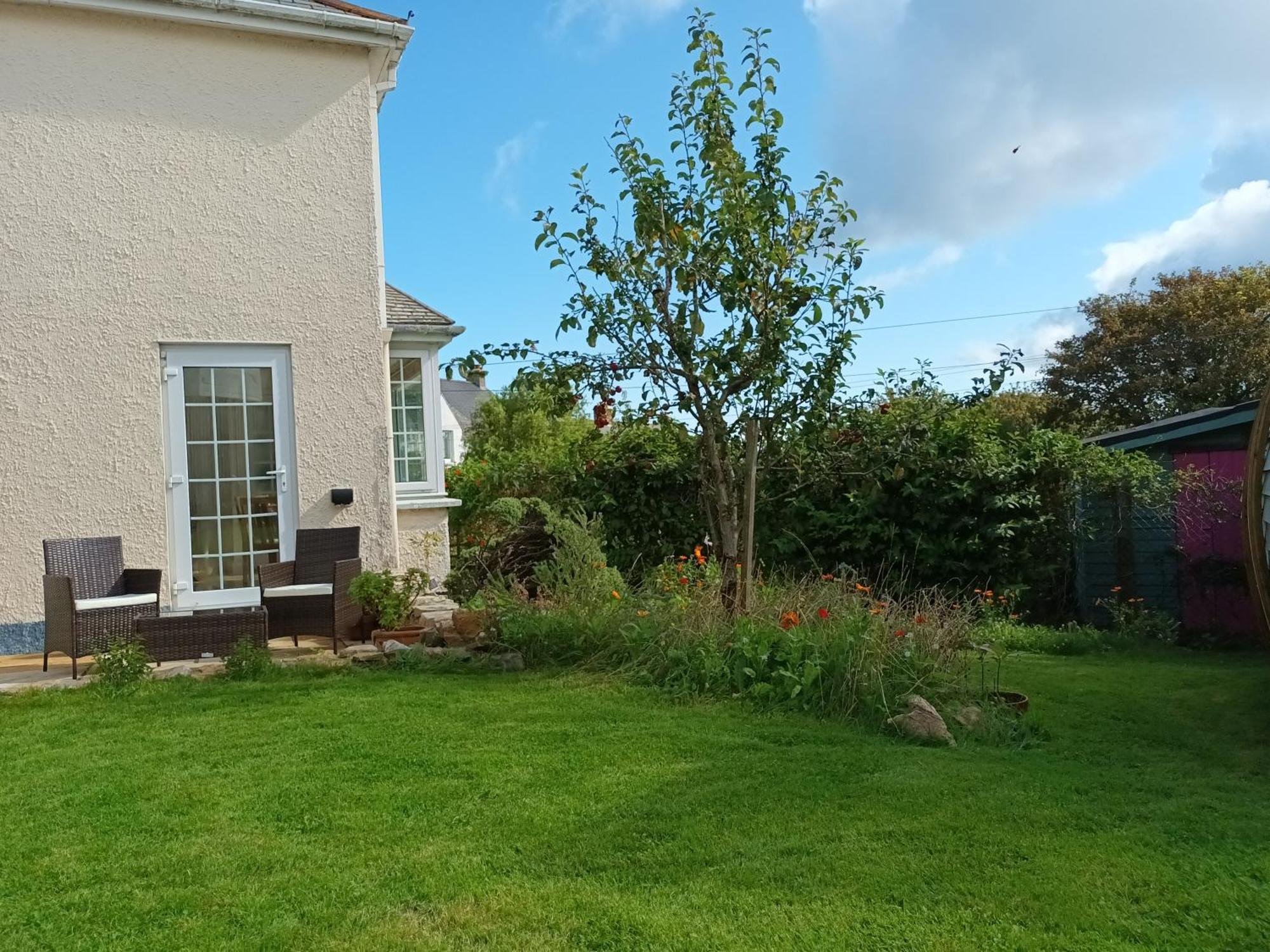 Sunrise! ~ 2 Bedrooms, Garden, Parking, Sea Views St Ives Eksteriør bilde